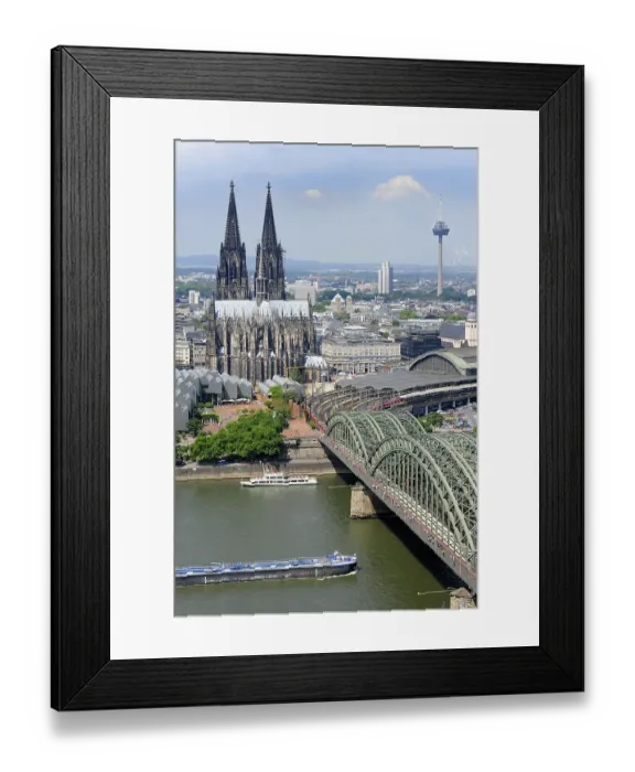Framed Print : Cologne Cathedral, Museum Ludwig und Hohenzollernbrucke