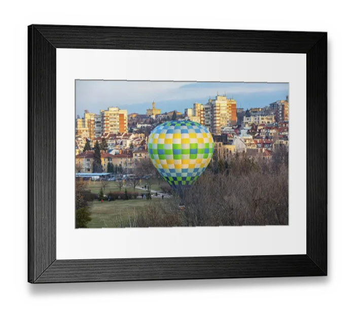 Framed Print : Vergnugungsballon uber South Park Framed Print : Vergnugungsballon uber South Park