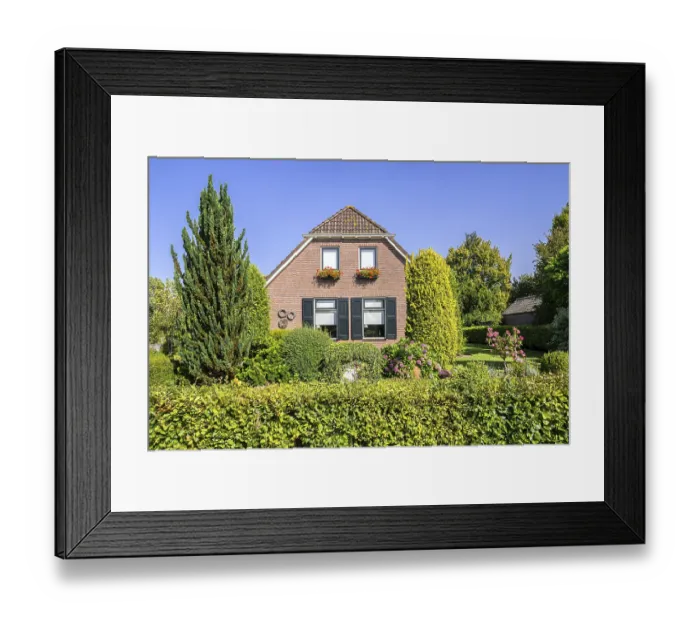Framed Print : Extremely beautiful Traditional Dutch houses in Giethoorn
