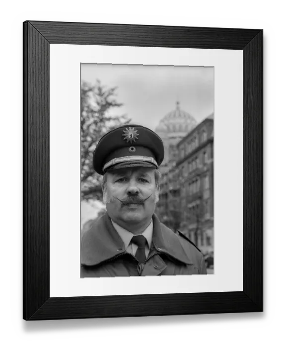 Framed Print : Germany, Berlin, 09.10.1992, Egon-Joachim Kelotat