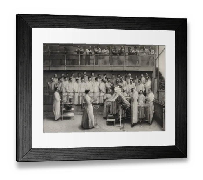Framed Print : Operation, opening of the abdominal cavity