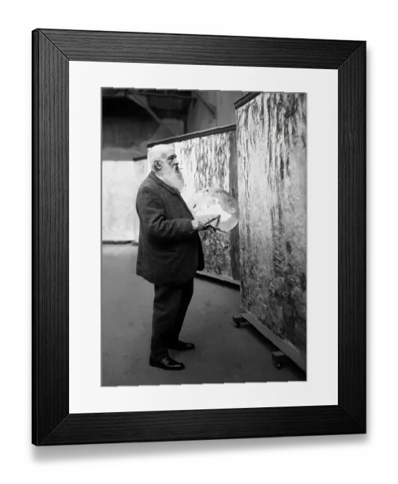 Framed Print : Portrait of Claude Monet, studio at Giverny