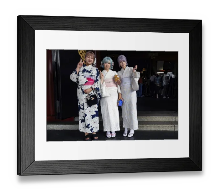 Framed Print : Three woman wearing white kimonos pose in front of Senso-ji in Asakusa