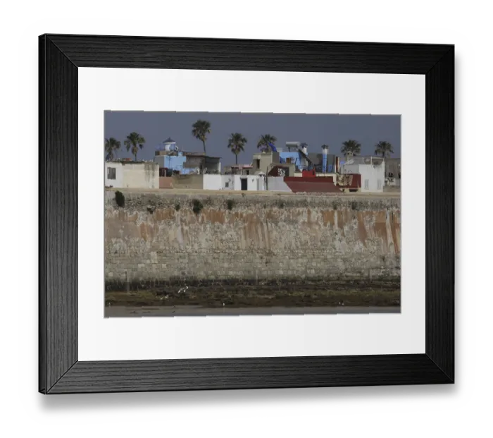 Framed Print : View of the Cite Portugaise of El Jadida with distinctive city walls and palm trees