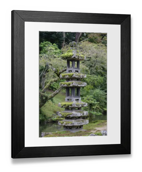 Framed Print : Kaiseki Pagoda, Kenroku-en Garden
