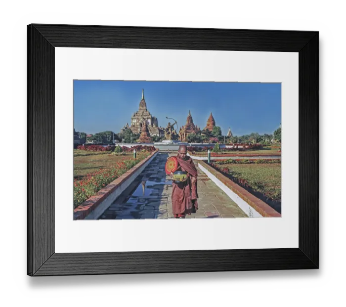 Framed Print : Gawdawpalin temple, mendicant, Pagan