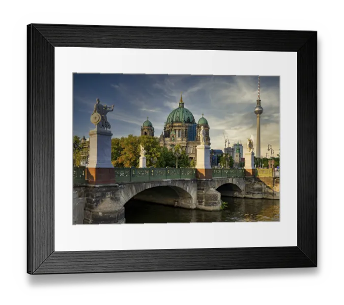 Framed Print : Unter den Linden, view from the castle bridge to Berlin Cathedral