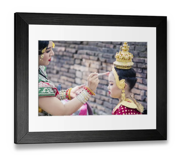 Framed Print : Asian woman wearing typical, traditional Thai Dress