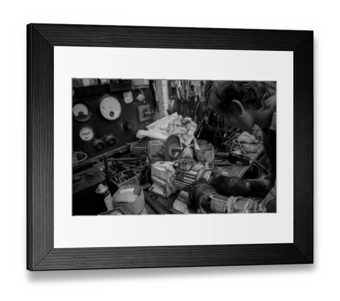Framed Print : Germany, Berlin, 13.11.1992, Electrical machinery and anchor winding shop