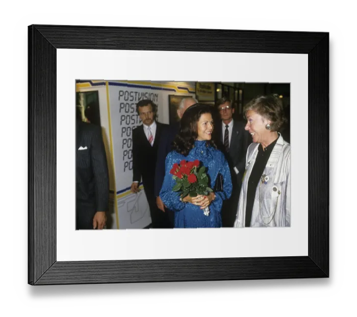Framed Print : Drottning Silvia pa frimarksutstallningen Stockholmia 86 1986 Queen Silvia of Sweden Drottning Silvia p Framed Print : Drottning Silvia pa frimarksutstallningen Stockholmia 86 1986 Queen Silvia of Sweden Drottning Silvia p