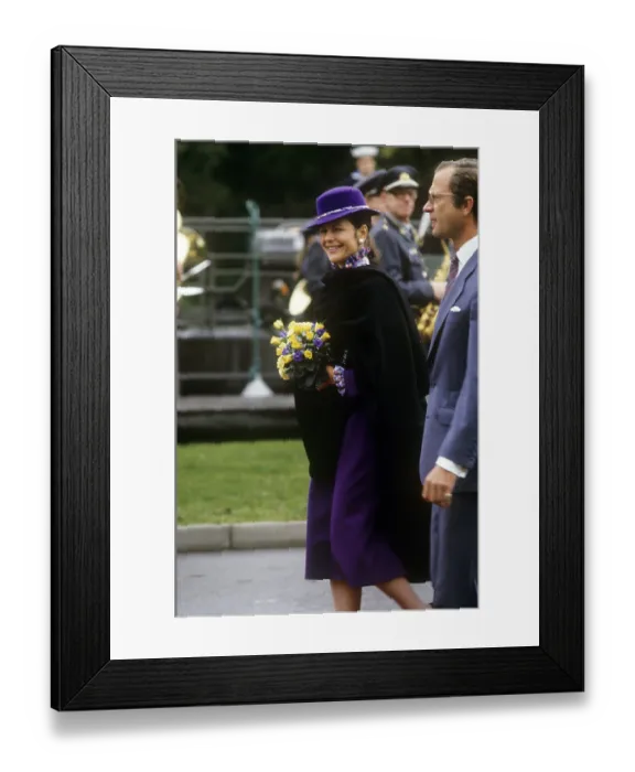 Framed Print : Drottning Silvia och kungen pa besok i Soderkoping 1986 Carl XVI Gustaf