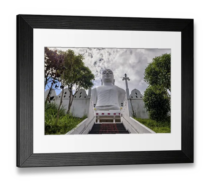 Framed Print : Impressive Buddha statue on the temple grounds