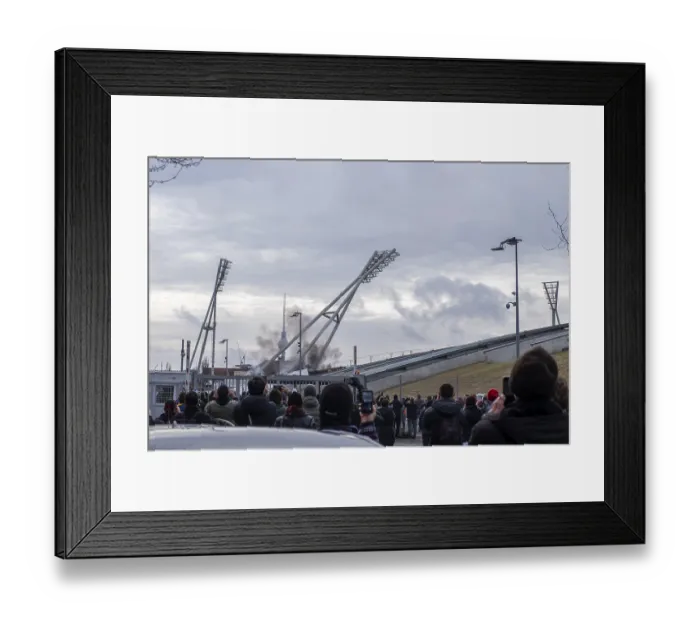 Framed Print : Germany, Berlin, 12.02.2026, blasting light towers Stadion Friedrich-Ludwig-Jahn-Sportpark Framed Print : Germany, Berlin, 12.02.2026, blasting light towers Stadion Friedrich-Ludwig-Jahn-Sportpark