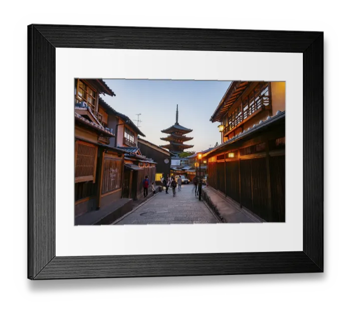 Framed Print : Yasaka dori historic street in the old town with traditional Japanese houses