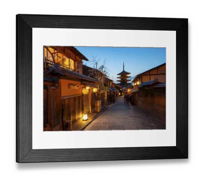 Framed Print : Yasaka dori historic street in the old town with traditional Japanese houses