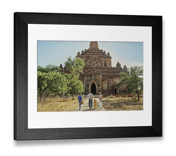 Framed Print : Tourists in front of Sulamani Temple
