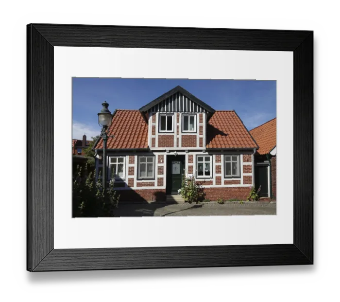 Framed Print : Timbered house in Otterndorf Framed Print : Timbered house in Otterndorf
