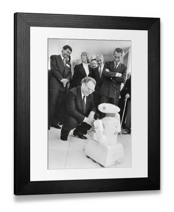 Framed Print : Minister President Lothar Spath visits the FAW Ulm Framed Print : Minister President Lothar Spath visits the FAW Ulm