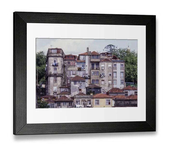 Framed Print : Old houses with patina and linen in Porto Framed Print : Old houses with patina and linen in Porto