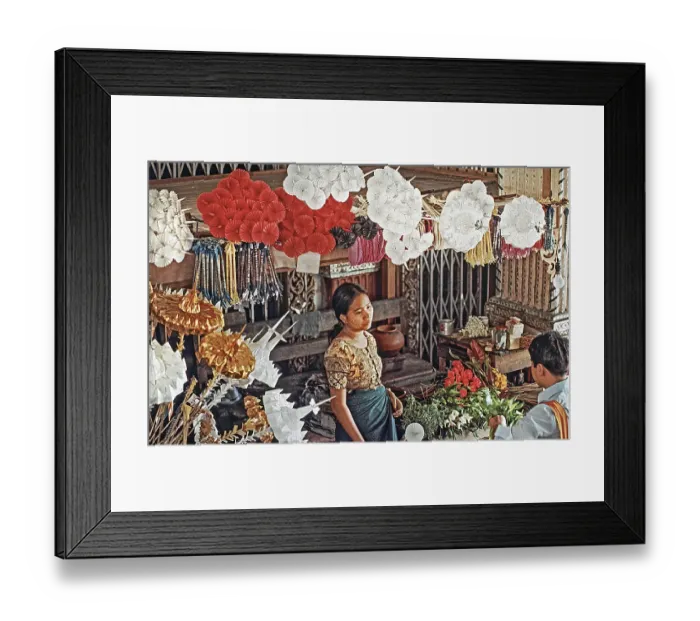 Framed Print : Sale of offerings, paper umbrellas and others at Sule Pagoda Framed Print : Sale of offerings, paper umbrellas and others at Sule Pagoda