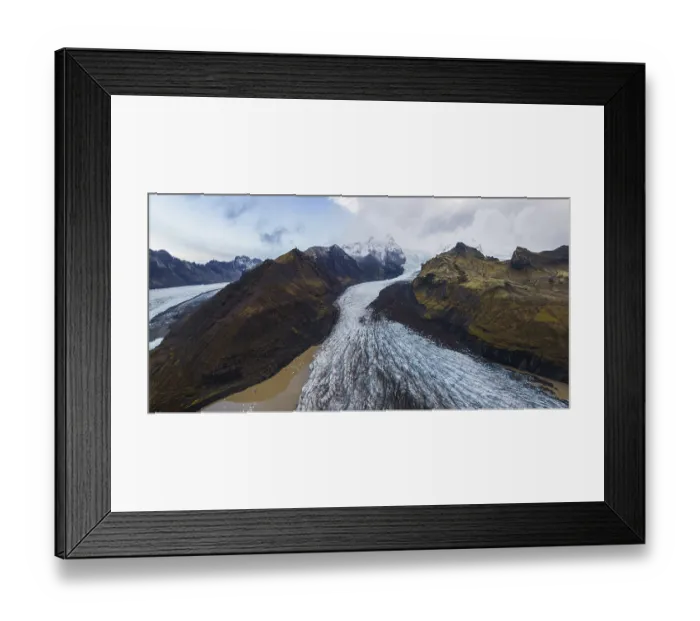 Framed Print : Captivating panoramic view of the majestic Vatnajokull National Park in Iceland