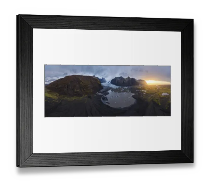 Framed Print : A breathtaking panoramic view of Vatnajokull National Park in Iceland Framed Print : A breathtaking panoramic view of Vatnajokull National Park in Iceland