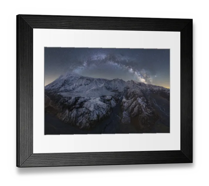 Framed Print : Stunning view of Icelandic mountains blanketed in snow