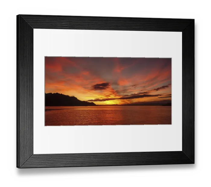 Framed Print : A breathtaking sunset over Lake Geneva
