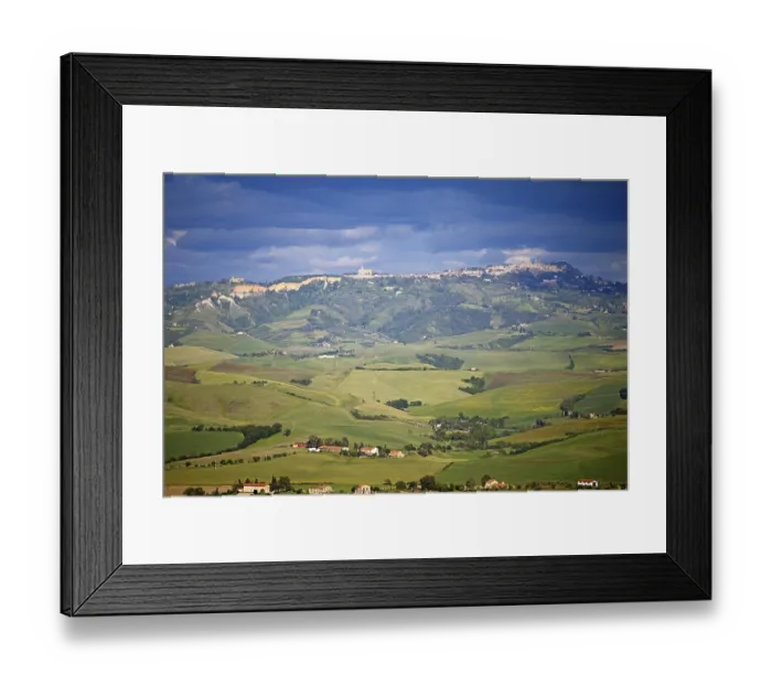 Framed Print : Tuscan landscape near Orciatico