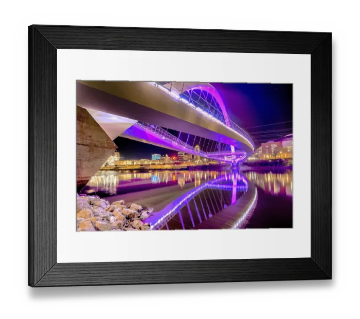 Framed Print : Des Moines Iowa skyline in USA at night