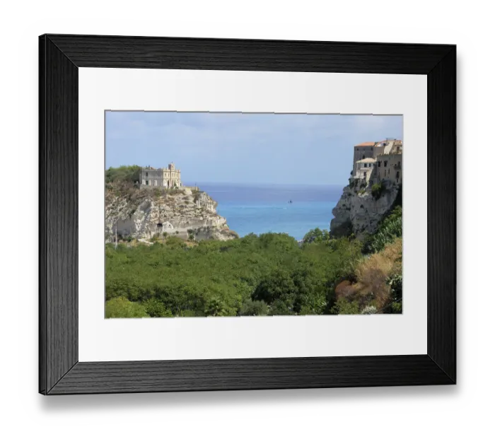 Framed Print : Santa Maria dell Isola Church in the resort town of Tropea