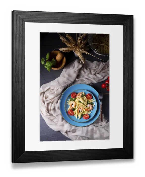 Framed Print : Strozzapreti pasta with spinach and prawns
