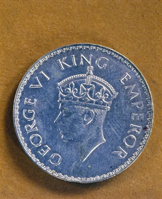 Framed Print : 1 rupees silver coin of George 6 king emperor 1940, India, Asia Framed Print : 1 rupees silver coin of George 6 king emperor 1940, India, Asia