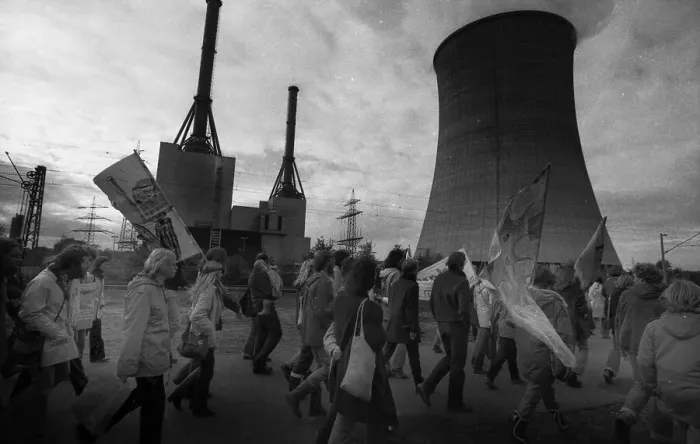 Framed Print : More than 10, 000 opponents of nuclear power and nuclear weapons demonstrated for their aims on 25