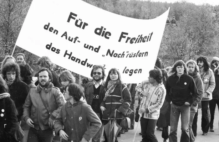 Framed Print : More than 10, 000 opponents of nuclear power and nuclear weapons demonstrated for their aims on 25 Framed Print : More than 10, 000 opponents of nuclear power and nuclear weapons demonstrated for their aims on 25