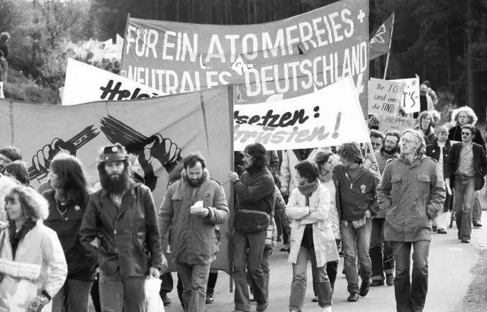Framed Print : More than 10, 000 opponents of nuclear power and nuclear weapons demonstrated for their aims on 25 Framed Print : More than 10, 000 opponents of nuclear power and nuclear weapons demonstrated for their aims on 25