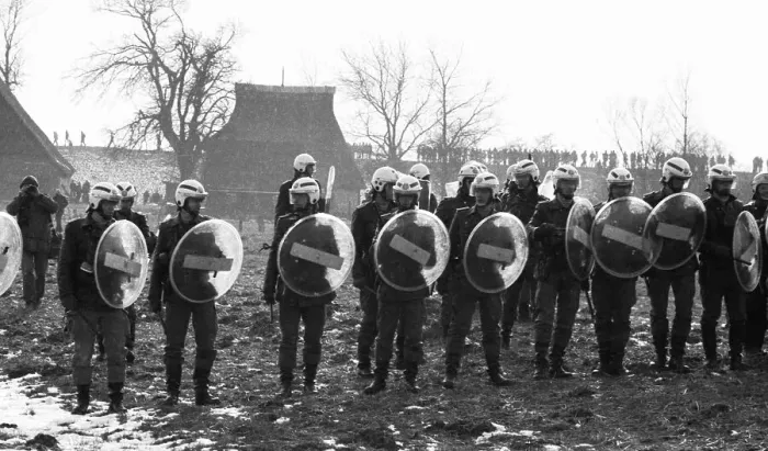 Framed Print : About 100, 000 demonstrators, peaceful and violent