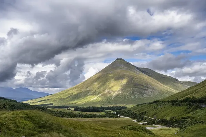 Framed Print : The 1076 metre high Beinn Dorain mountain in the West Highlands