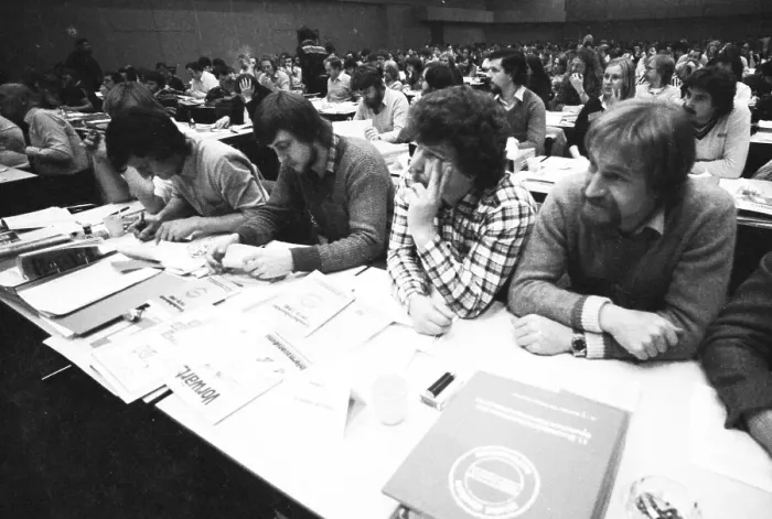 Framed Print : The 11th Federal Youth Conference of the DGB Youth in November 1981 discussed challenges to its organisation Framed Print : The 11th Federal Youth Conference of the DGB Youth in November 1981 discussed challenges to its organisation
