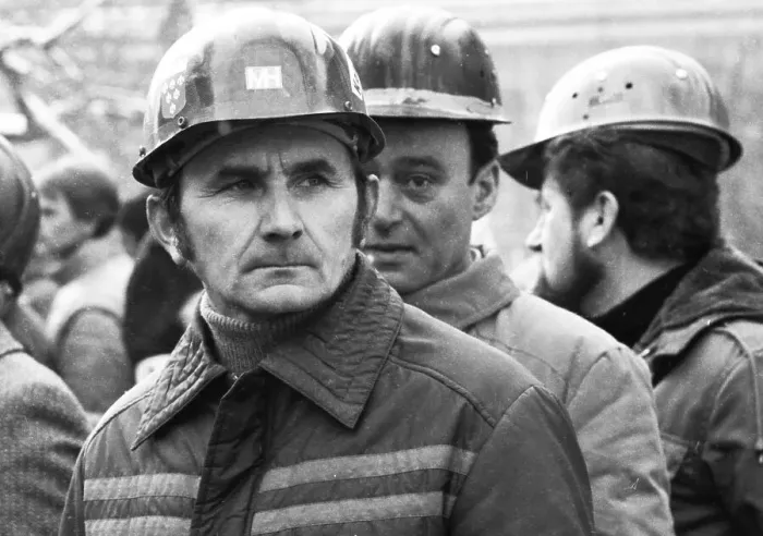 Framed Print : 15, 000 steelworkers and their relatives and friends demonstrated against the closure of Maxhuette