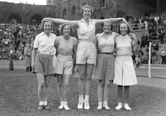 Framed Print : 1930s women in sports. A group of women on Stockholm stadium June 3 1934. The tall girl in the middle is Kerstin Isberg