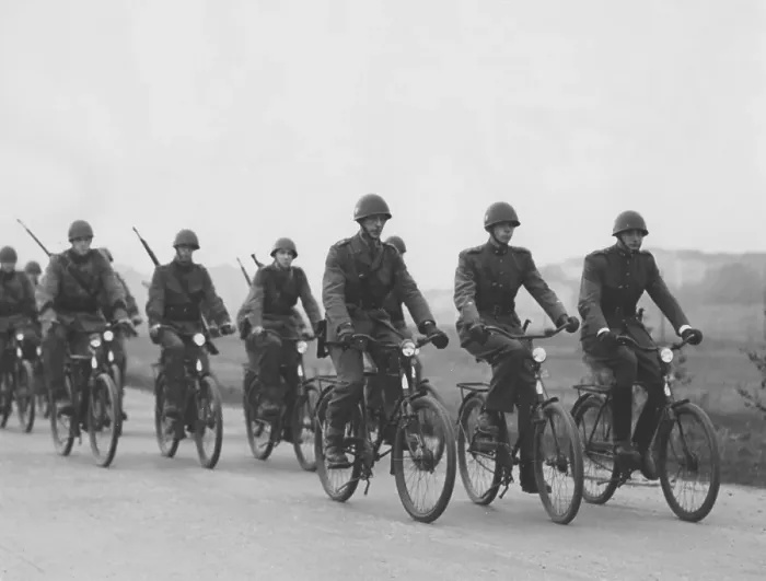 Framed Print : 1940s soldiers. The swedish army is being mobilized during the World War II Framed Print : 1940s soldiers. The swedish army is being mobilized during the World War II