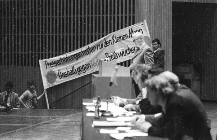 Framed Print : The 1971 local transport congress