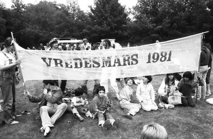 Framed Print : The 1981 Peace March from Copenhagen to Paris reached the cities of Coesfeld (D) and Deurne (NL) on its way