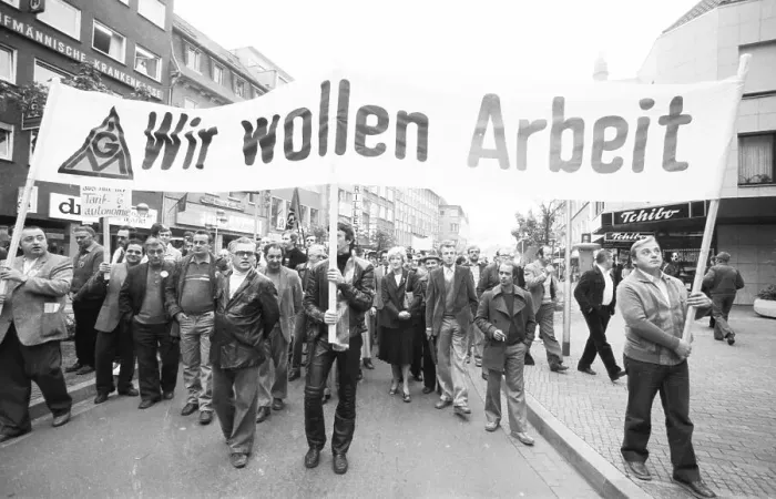 Framed Print : In 1982, about 20, 000 steelworkers demonstrated with black flags of Arbed-Saarstahl