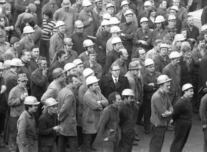 Framed Print : 2000 steelworkers of the Henrichshuette in Hattingen demonstrated on 29
