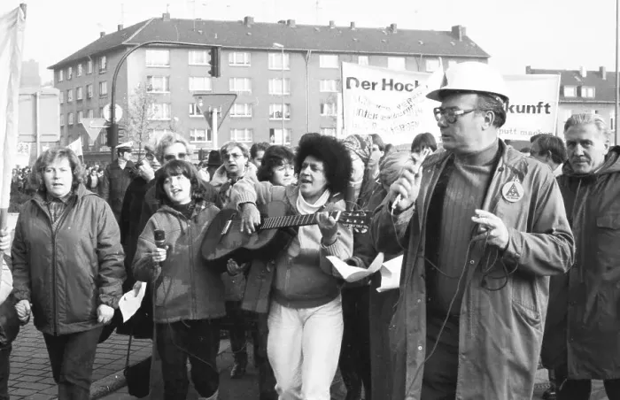 Framed Print : 2000 steelworkers and their relatives demonstrated out of concern for their jobs at the Schalker Verein (Thyssen AG)