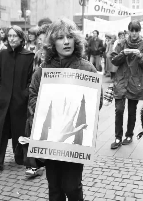 Framed Print : 25, 000 called by the peace movement demonstrated against new nuclear missiles