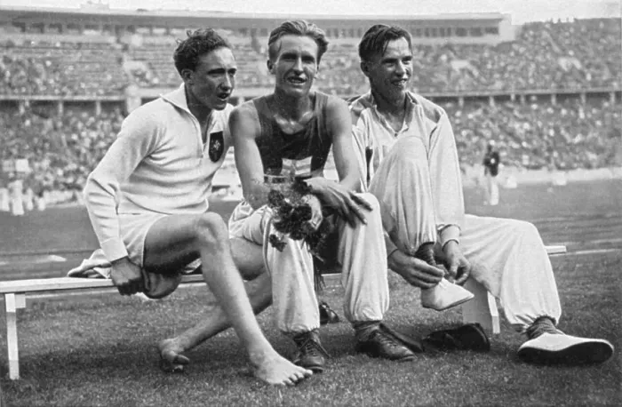 Framed Print : 3000 m steeplechase (l. to r.) Dompert (Finland) Framed Print : 3000 m steeplechase (l. to r.) Dompert (Finland)