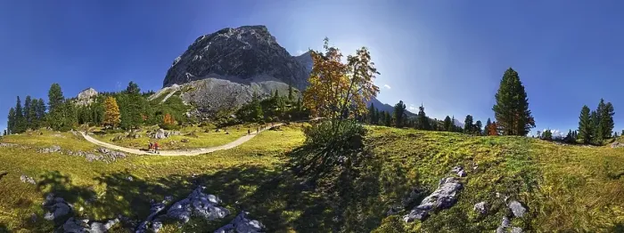 Framed Print : 360 ° panoramic view in autumn